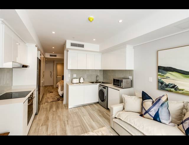 0.5 BEDROOM APARTMENT FOR SALE IN UMHLANGA CENTRAL